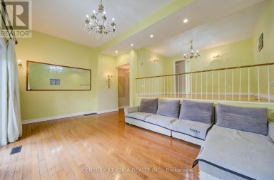 1 GRASS MEADOWAY Toronto (Hillcrest Village) Ontario photo 6