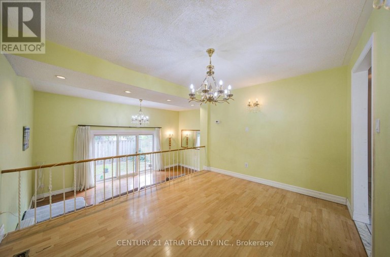 1 GRASS MEADOWAY, Toronto (Hillcrest Village), Ontario, M2H2V4