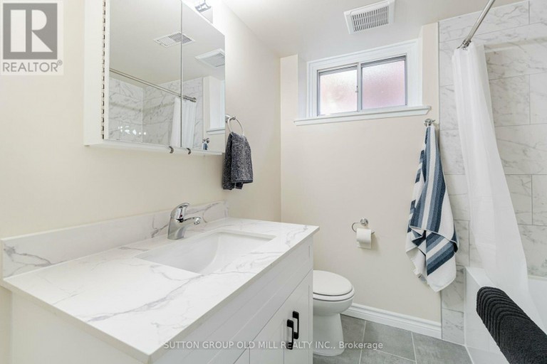 LOWER - 5 APPLEFIELD DRIVE, Toronto (Bendale), Ontario, M1P3X8