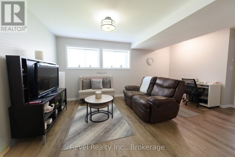 37 MARILYN AVENUE N, Wasaga Beach, Ontario, L9Z2Y5