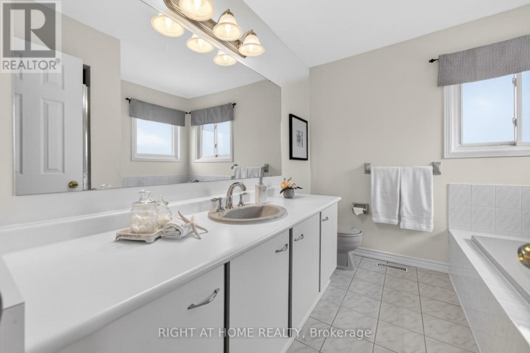17 EATON STREET, Halton Hills (Georgetown), Ontario, L7G5L4
