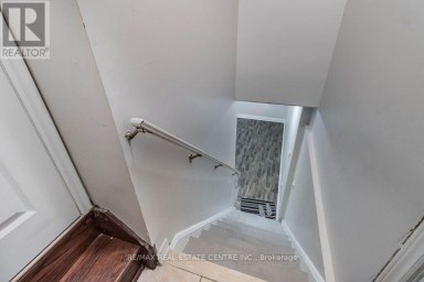 BSMT - 20 LAURENTIDE CRESCENT Brampton (Vales of Castlemore North) Ontario photo 3