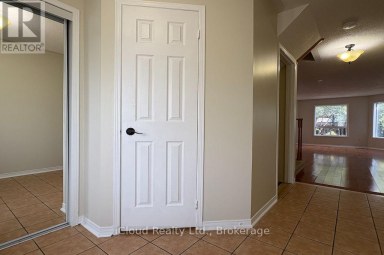 1220 KNIGHT TRAIL Milton (DE Dempsey) Ontario photo 4