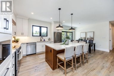 47 BLUMENWEG Scugog Ontario photo 12