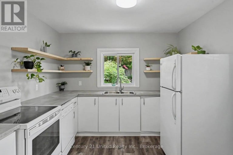 554 SHERBROOKE STREET, Peterborough (Town Ward 3), Ontario, K9J2P5