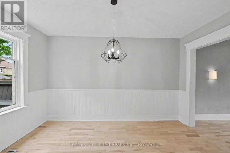 554 SHERBROOKE STREET, Peterborough (Town Ward 3), Ontario, K9J2P5
