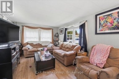 63 - 63 WHITES ROAD Quinte West (Sidney Ward) Ontario photo 6