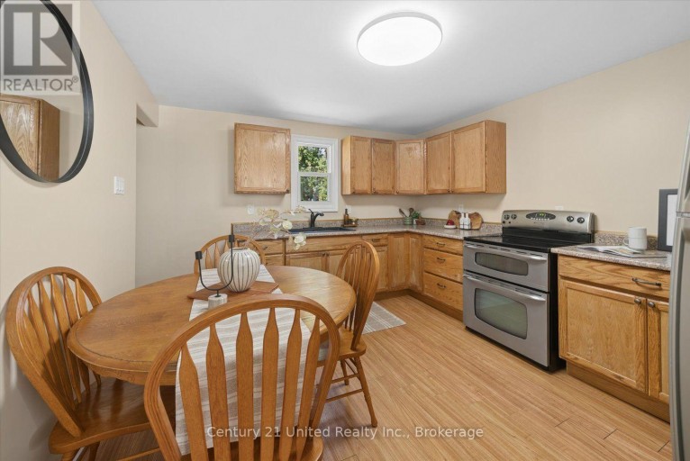 584 WOLFE STREET, Peterborough (Town Ward 3), Ontario, K9J2L8
