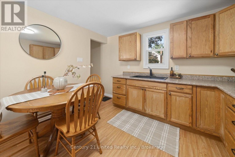 584 WOLFE STREET, Peterborough (Town Ward 3), Ontario, K9J2L8