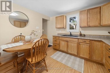 584 WOLFE STREET Peterborough (Town Ward 3) Ontario photo 14