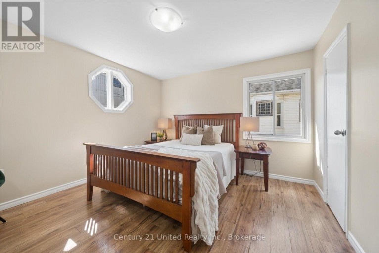 584 WOLFE STREET, Peterborough (Town Ward 3), Ontario, K9J2L8