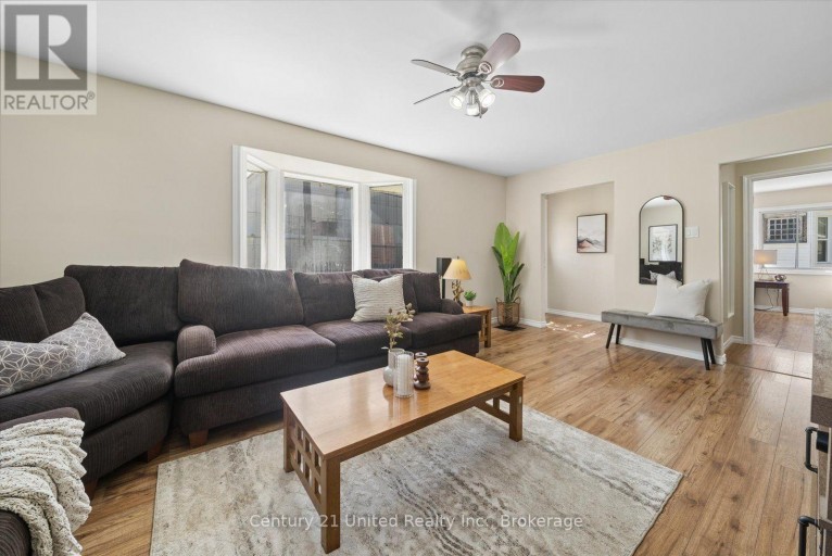 584 WOLFE STREET, Peterborough (Town Ward 3), Ontario, K9J2L8