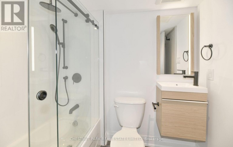 11 ROSE PARK CRESCENT, Toronto (Rosedale-Moore Park), Ontario, M4T1P8
