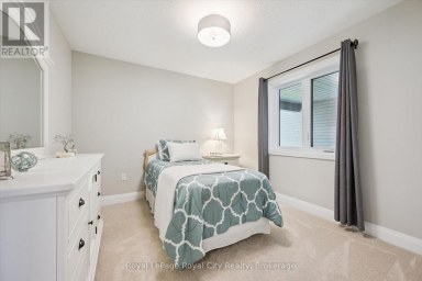 140 HALLS DRIVE Centre Wellington (Elora/Salem) Ontario photo 22