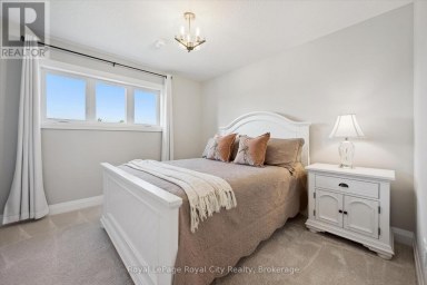 140 HALLS DRIVE Centre Wellington (Elora/Salem) Ontario photo 23