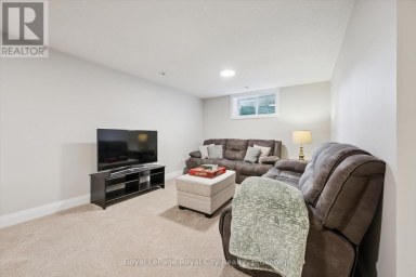 140 HALLS DRIVE Centre Wellington (Elora/Salem) Ontario photo 32