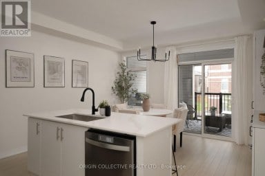 45 CARNEROS WAY N Markham (Cedar Grove) Ontario photo 4