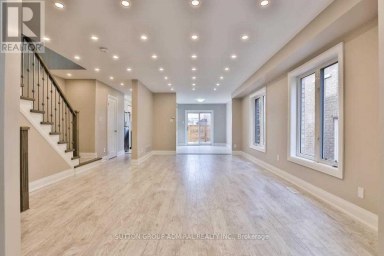 99 MAPLE SUGAR LANE Vaughan (Patterson) Ontario photo 4