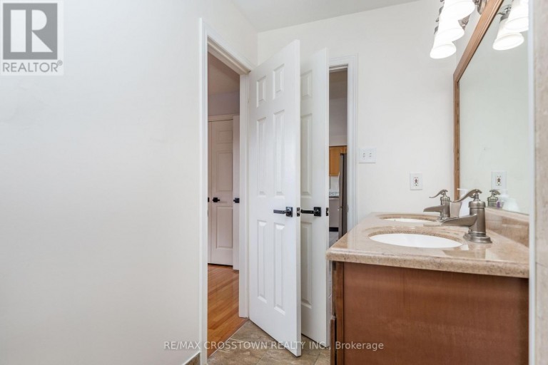 1 LANG DRIVE, Barrie (Northwest), Ontario, L4N7X9