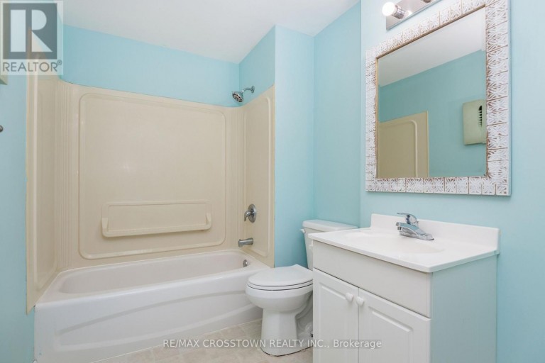 1 LANG DRIVE, Barrie (Northwest), Ontario, L4N7X9