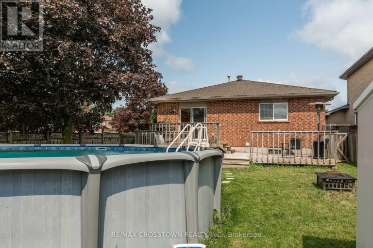 1 LANG DRIVE, Barrie (Northwest), Ontario, L4N7X9