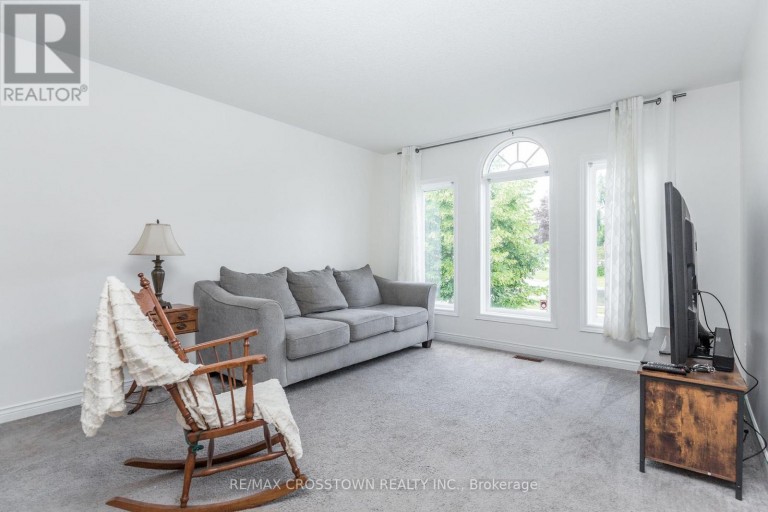 1 LANG DRIVE, Barrie (Northwest), Ontario, L4N7X9
