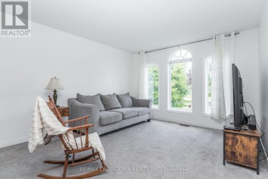 1 LANG DRIVE Barrie (Northwest) Ontario photo 8