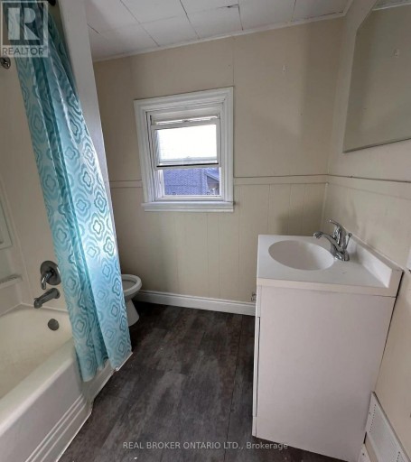 123 HENRY STREET, Barrie (Queen's Park), Ontario, L4N1E2