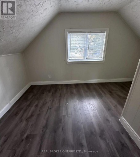 123 HENRY STREET, Barrie (Queen's Park), Ontario, L4N1E2