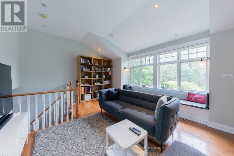 1290 BRAESIDE DRIVE, Oakville (MO Morrison), Ontario, L6J2A4
