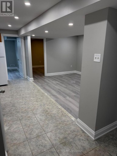 19 MANNEL (BASEMENT) CRESCENT, Brampton (Bram West), Ontario, L6Y5E2