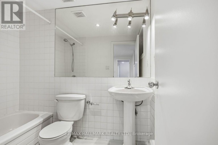 LOWER - 483 PARKSIDE DRIVE, Toronto (High Park-Swansea), Ontario, M6R2Z9