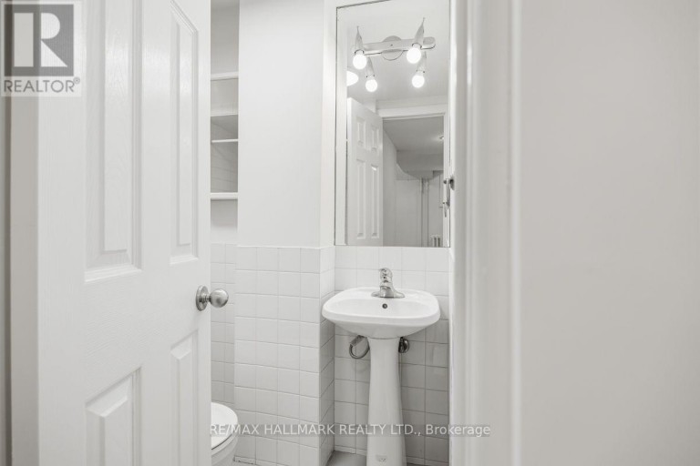 LOWER - 483 PARKSIDE DRIVE, Toronto (High Park-Swansea), Ontario, M6R2Z9