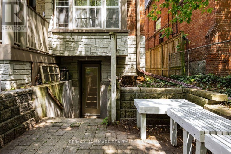 LOWER - 483 PARKSIDE DRIVE, Toronto (High Park-Swansea), Ontario, M6R2Z9