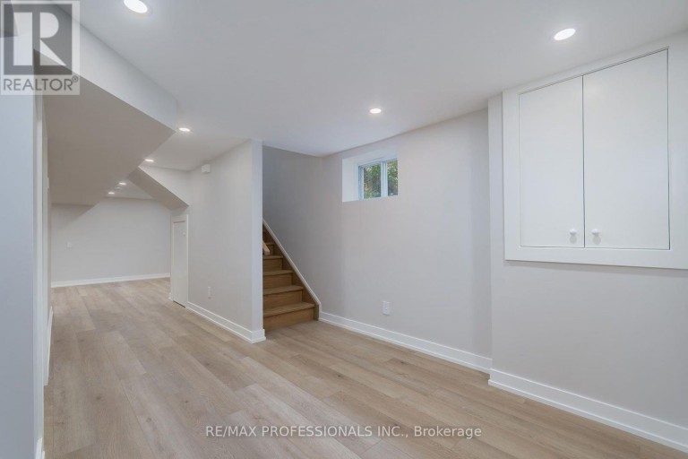 57 ENFIELD AVENUE, Toronto (Long Branch), Ontario, M8W1T6