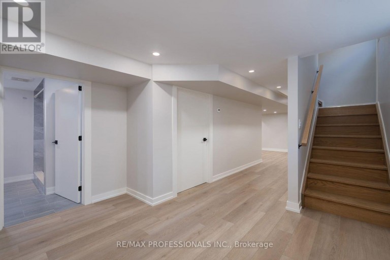 57 ENFIELD AVENUE, Toronto (Long Branch), Ontario, M8W1T6