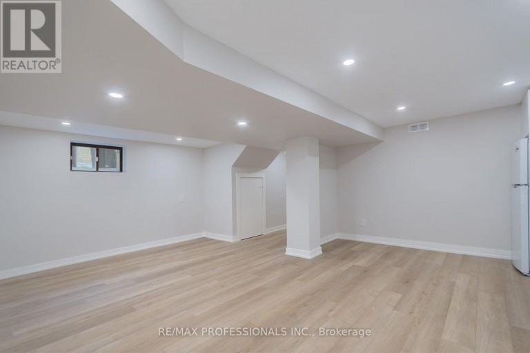 57 ENFIELD AVENUE, Toronto (Long Branch), Ontario, M8W1T6
