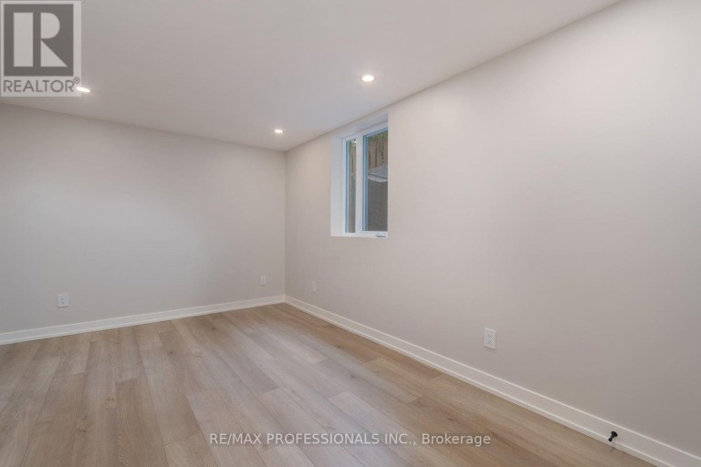 57 ENFIELD AVENUE, Toronto (Long Branch), Ontario, M8W1T6