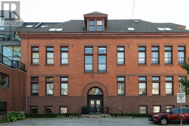 212 - 200 STINSON STREET, Hamilton (Stinson), Ontario, L8N4J5