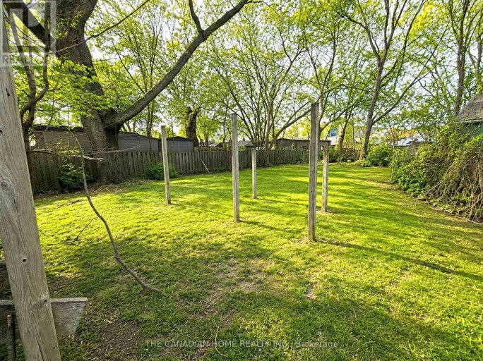 42 UNION STREET, St. Catharines (Western Hill), Ontario, L2S2R2