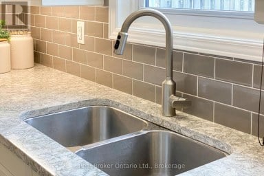 75 BONATHON CRESCENT Clarington (Bowmanville) Ontario photo 10