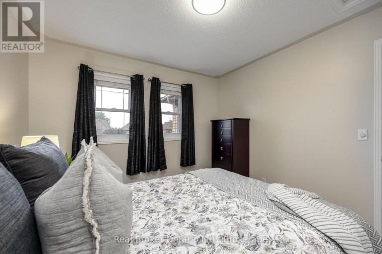 75 BONATHON CRESCENT, Clarington (Bowmanville), Ontario, L1C5B9