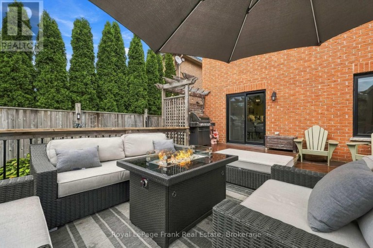 6 FOXBURY ROAD, Uxbridge, Ontario, L9P1Z9