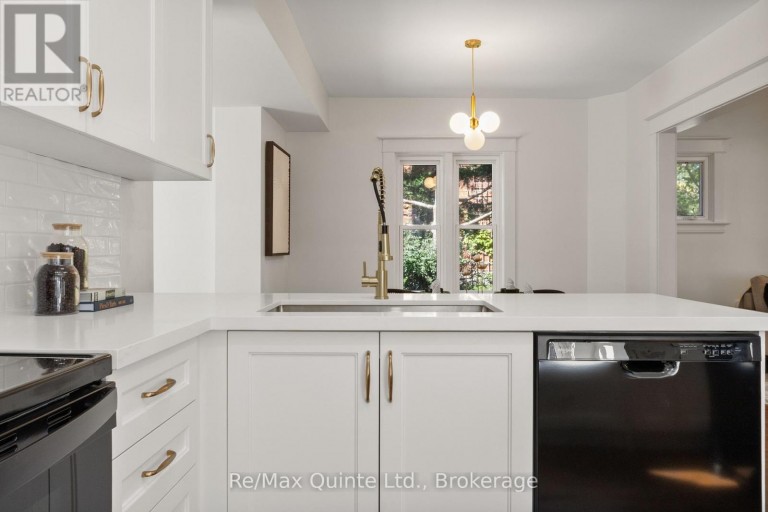 298 BLEECKER AVENUE, Belleville (Belleville Ward), Ontario, K8N3V4