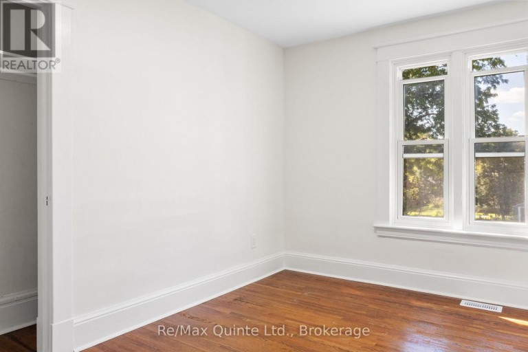 298 BLEECKER AVENUE, Belleville (Belleville Ward), Ontario, K8N3V4