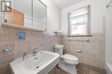 361 METCALFE STREET Guelph (Riverside Park) Ontario photo 13