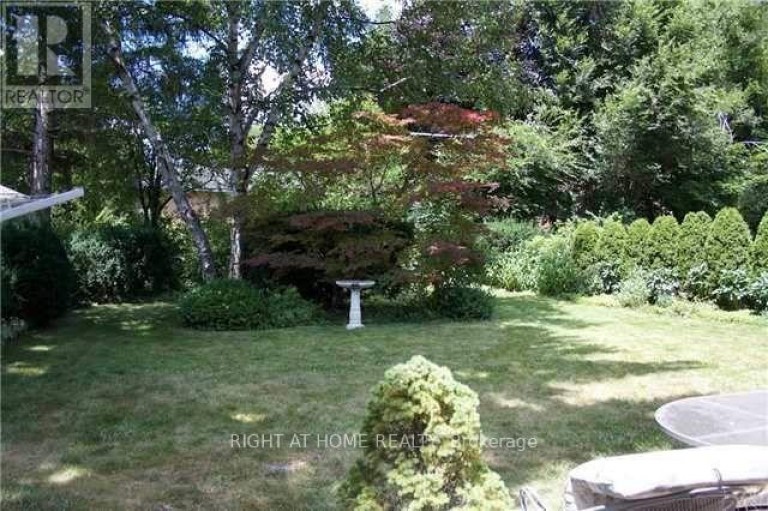 MAIN - 260 PARK HOME AVENUE, Toronto (Willowdale West), Ontario, M1T0B5