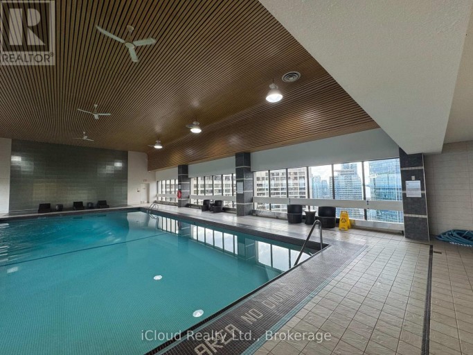 2423 - 33 HARBOUR SQUARE, Toronto (Waterfront Communities), Ontario, M5J2G2