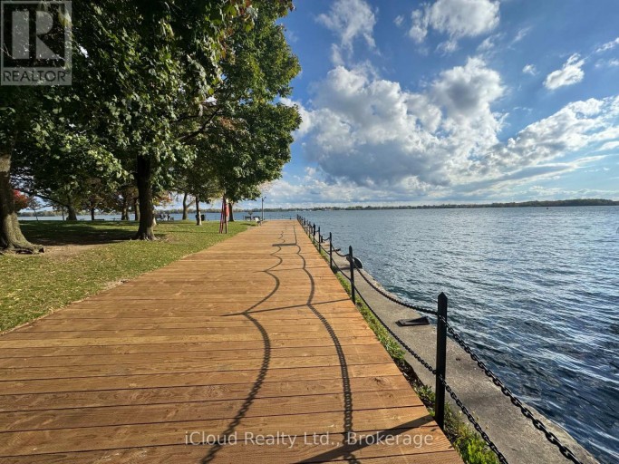 2423 - 33 HARBOUR SQUARE, Toronto (Waterfront Communities), Ontario, M5J2G2
