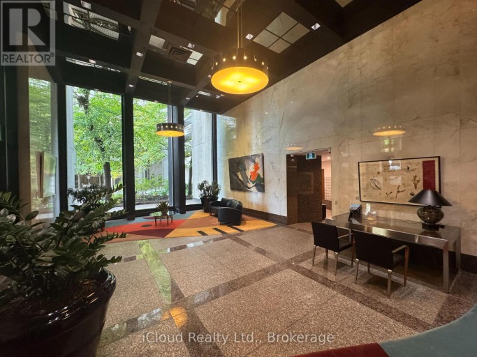 2423 - 33 HARBOUR SQUARE, Toronto (Waterfront Communities), Ontario, M5J2G2